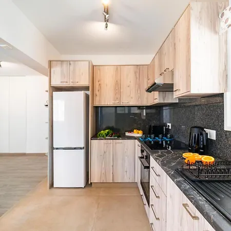 Apartment Aeolis Court By Ezoria Limassol